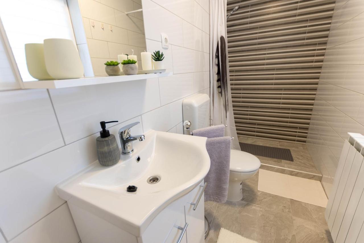 Apartmani Sun & Moon Bjelovar Eksteriør billede