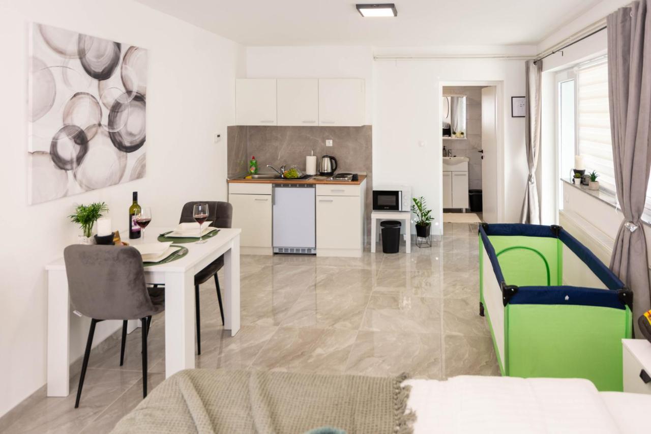 Apartmani Sun & Moon Bjelovar Eksteriør billede